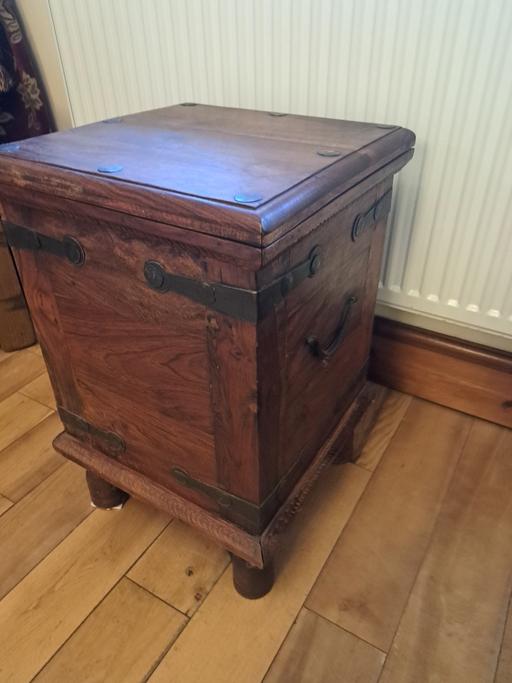 Buy & Sell West Midlands Dudley - Photos for Vintage solid wood storage box/side table