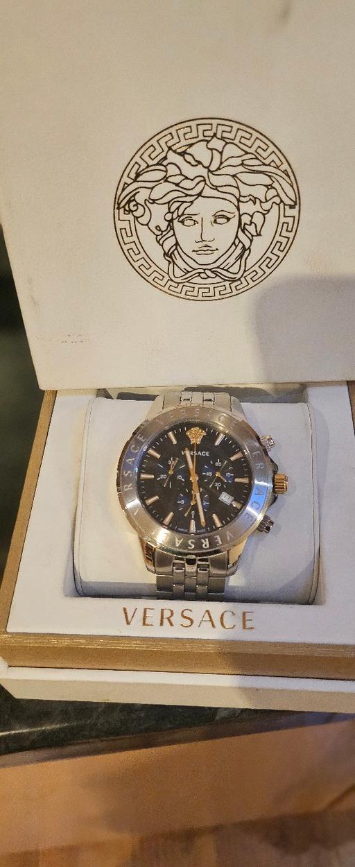 Buy & Sell North London Finsbury Park - North London - Photos for Versace Medusa Face Crystal Watch With 4 yrs