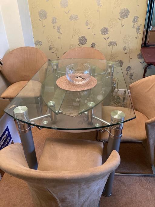 Buy & Sell North West London Harrow - Photos for Glass table &4 chairs