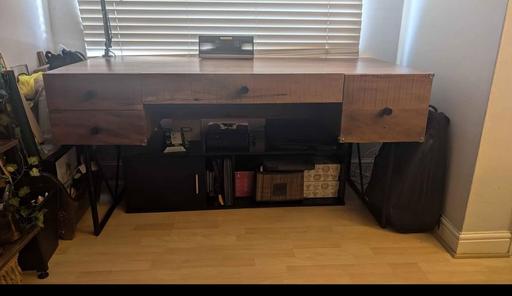 Buy & Sell Surrey Elmbridge - Photos for Solid large desk