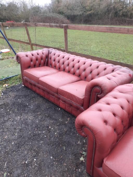 Buy & Sell East London Beckton - East London - Photos for Chesterfield sofas