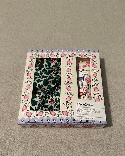 Buy & Sell East London Havering - Photos for Cath Kidston gift set gardening gloves set