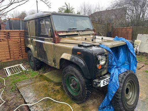 Vehicles Worcestershire Bromsgrove - Photos for Land Rover defender 90