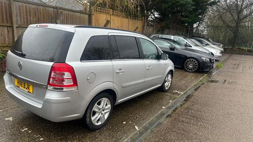 Vehicles South West London Tolworth - South West London - Photos for Vauxhall Zafira 1.8 2011 reg