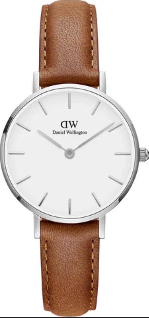 Buy & Sell East London Seven Kings - East London - Photos for Daniel Wellington Brown leather watch