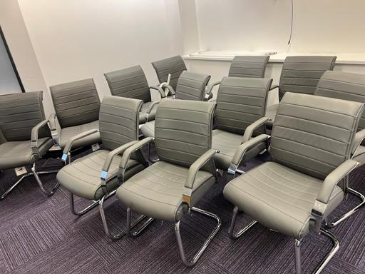 Buy & Sell East London South Quay - East London - Photos for Meeting room chairs