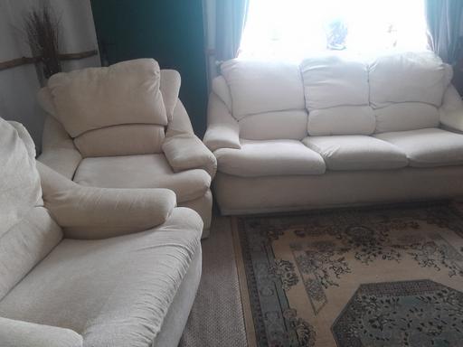 Buy & Sell South Yorkshire Barnsley - Photos for 3 SEATER SOFA 2 ARM CHAIRS