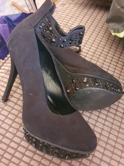 Buy & Sell West Midlands Wolverhampton - Photos for Heels size 6