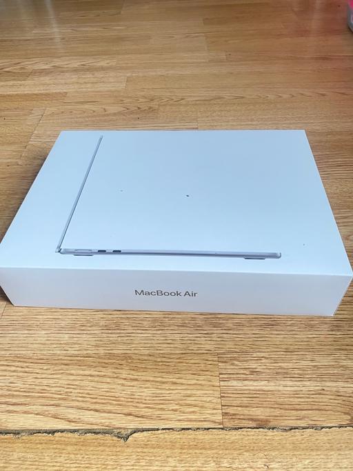 Buy & Sell North London Southgate - North London - Photos for MacBook Air 13 inch M3 Chip 24GB RAM512GB New