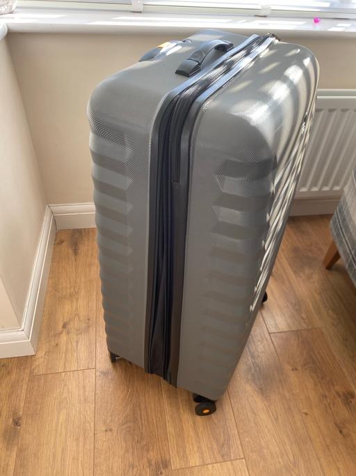 Buy & Sell Staffordshire Stoke-on-Trent - Photos for Large Grey Lucas Expandable Suitcase