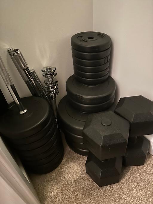 Buy & Sell East London Cann Hall - East London - Photos for Bench, bar, 60kg plates and 10kg dumbbells