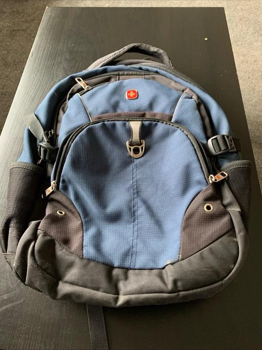 Buy & Sell Surrey Waverley - Photos for Wenger backpack