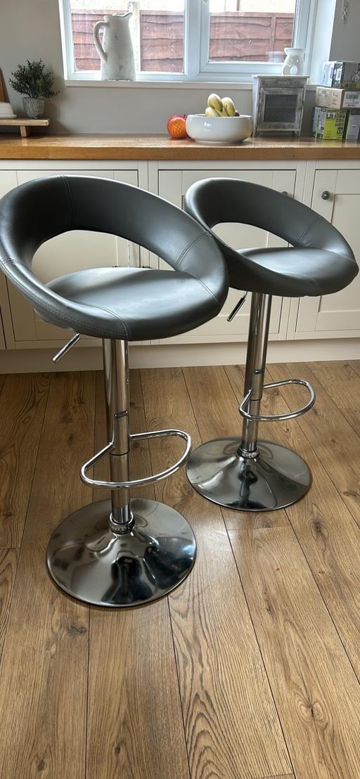 Buy & Sell Worcestershire Wychavon - Photos for 2 grey leather bar stools *EVESHAM*