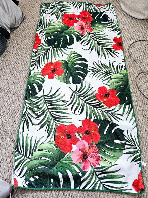 Buy & Sell South Yorkshire Doncaster - Photos for Tropical pattern summer towel.