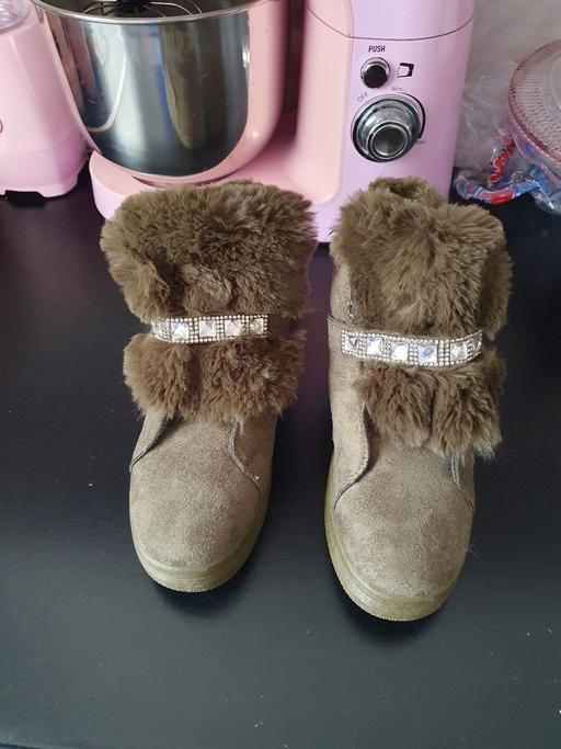 Buy & Sell West Midlands Dudley - Photos for khaki fur/diamante suede trim boots NEW