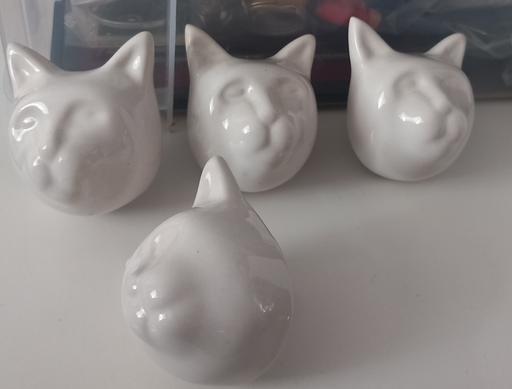 Buy & Sell Merseyside Saint Helens - Photos for White ceramic cat door/ drawer knobs