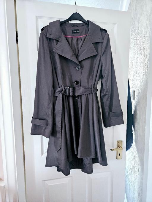 Buy & Sell South Yorkshire Doncaster - Photos for Trench style coat, size 16.