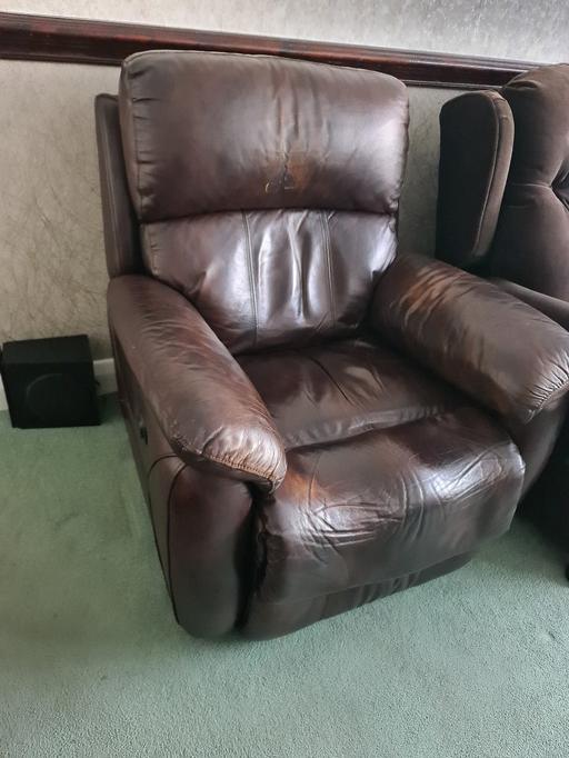 Buy & Sell Kent Medway - Kent - Photos for brown leather electric recliner chair