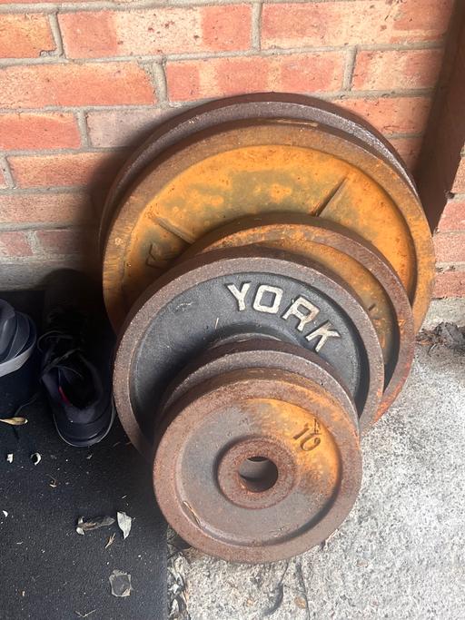 Buy & Sell Wokingham Lower Earley - Wokingham - Photos for Iron Olympic plates 2x20 2x15 2x10 total 100k