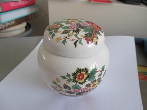 Buy & Sell Essex Southend-on-Sea - Photos for SMALL LIDDED GINGER JAR - SADLER