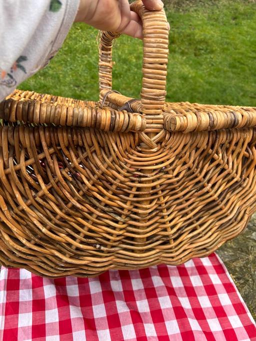 Buy & Sell West Yorkshire Kirklees - Photos for Vintage Large Picnic Storage Basket