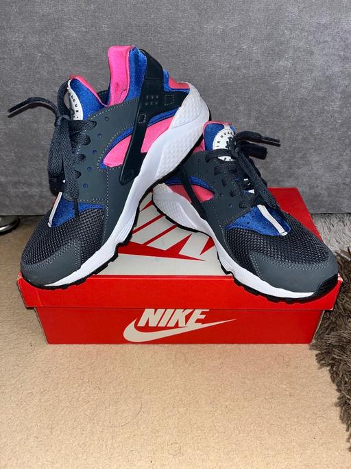 Buy & Sell West London Hillingdon - Photos for Nike Air Huaraches Size 5 Women Trainers Shoe