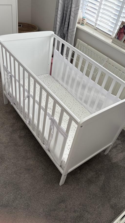 Buy & Sell West Midlands Sandwell - Photos for Cot and mattress