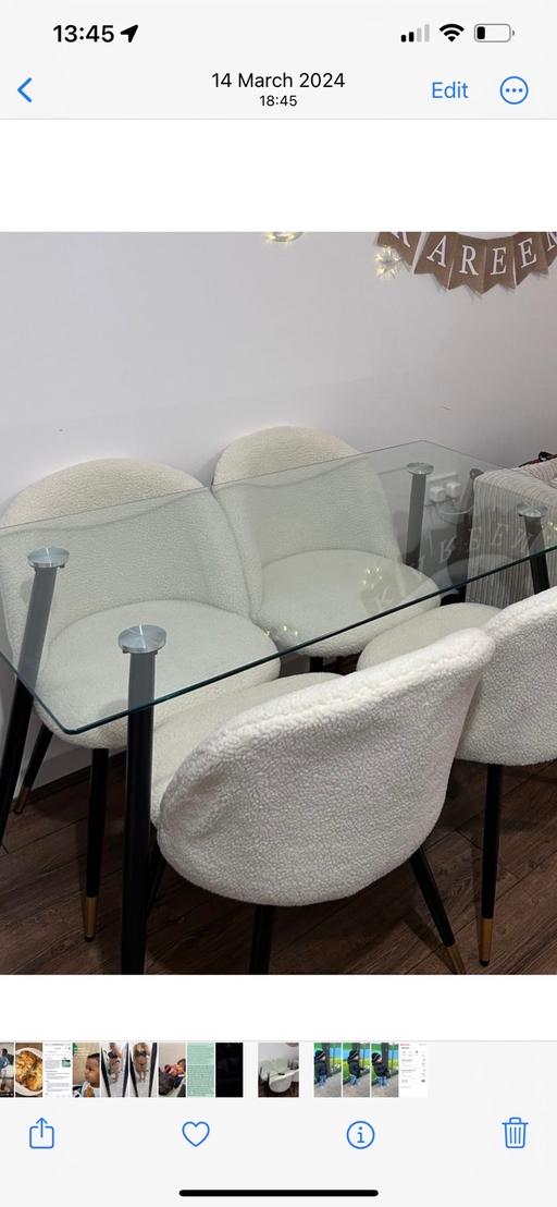 Buy & Sell Essex Basildon - Photos for Glass dining table and 4 chairs