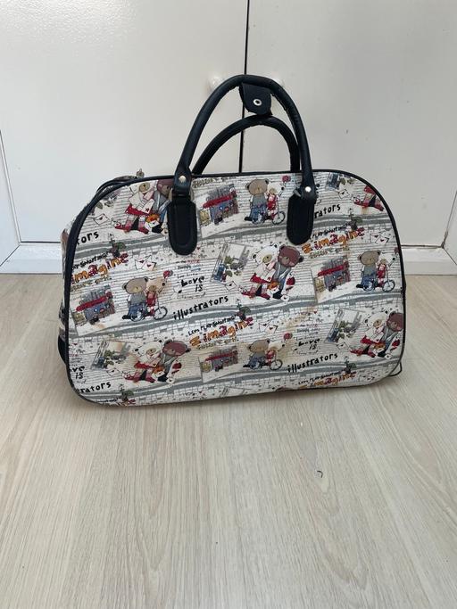 Buy & Sell North West London Hendon Central - North West London - Photos for Patterned Travel Bag/Suitcase