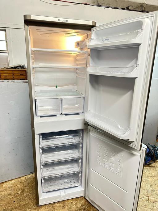 Buy & Sell Central London Cannon Street Station - Central London - Photos for Indesit Silver/Grey Fridge Freezer