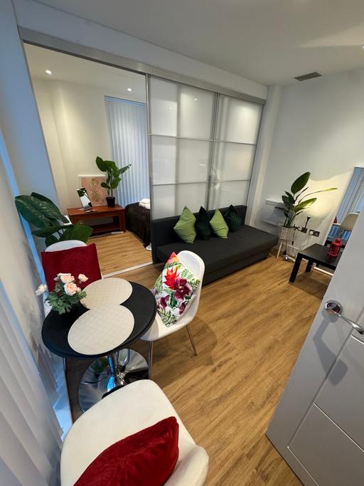 Residential Property East London South Hornchurch - East London - Photos for 2 bedroom modern apartment