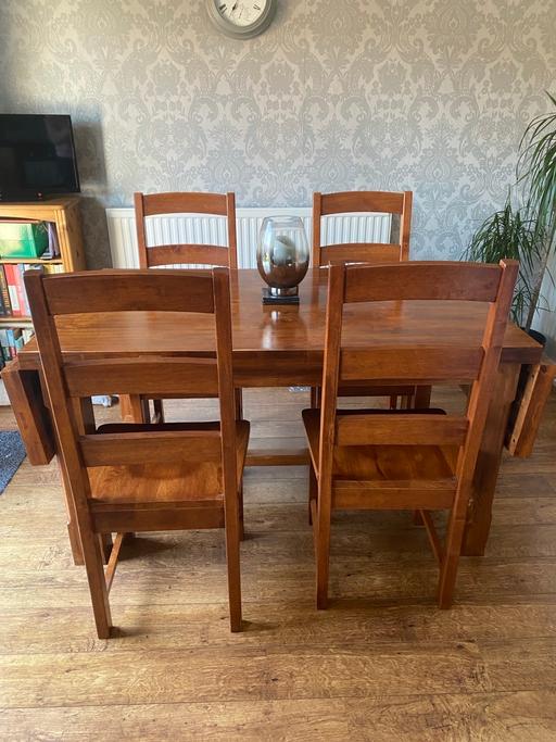 Buy & Sell Kent Dartford - Photos for Dining room table and 4 chairs