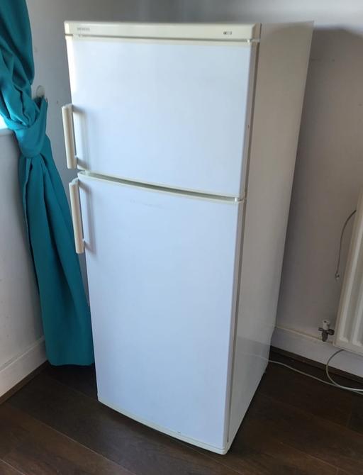 Buy & Sell South East London Croydon - Photos for SIEMENS FRIDGE FREEZER-DELIVERY AVAILABLE