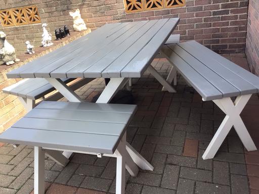 Buy & Sell West Yorkshire Wakefield - Photos for 6ft TABLE AND 4 BENCHES £50 ONO