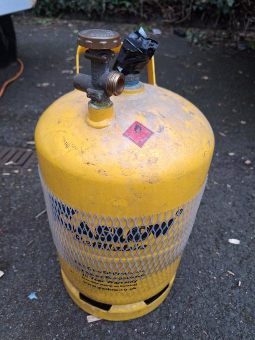 Residential Property Lancashire South Ribble - Photos for Gaslow refillable gas bottle