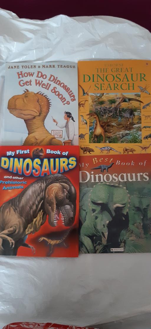 Buy & Sell South East London Grove Park - South East London - Photos for DINOSAUR BOOKS