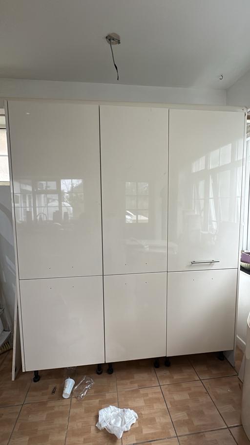 Buy & Sell Essex Thurrock - Essex - Photos for Gloss kitchen pantry unit