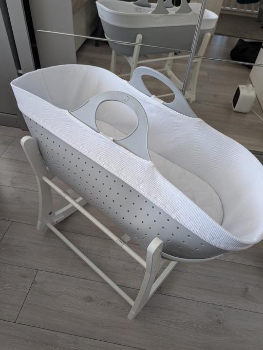 Buy & Sell Hertfordshire Broxbourne - Photos for Tommee Tippee Sleepee Moses Basket and Stand