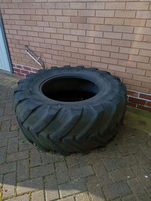 Vehicles West Midlands Birmingham - Photos for Tractor Tyre