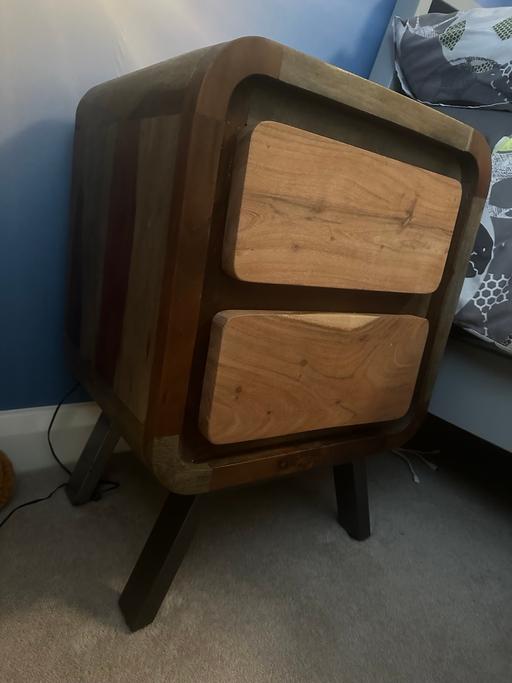 Buy & Sell Derbyshire South Derbyshire - Photos for Contemporary solid wooden bedside tables x2