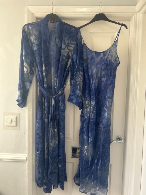 Buy & Sell West Midlands Dudley - Photos for Lad silk nightie and dressingown