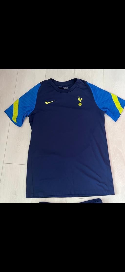 Buy & Sell Bexley Bexleyheath - Bexley - Photos for Spurs men’s training shorts & tshirt set