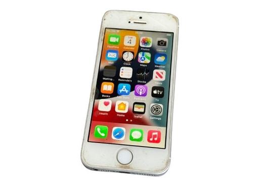 Buy & Sell West Midlands Sandwell - Photos for iPhone SE 64gb Silver Three (3) 80% 🔋