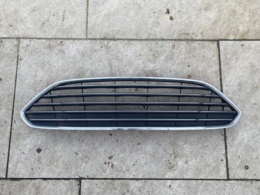 Vehicles South West London Richmond upon Thames - Photos for Ford fiesta mk7 front grill