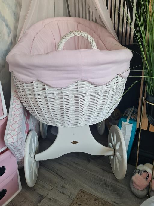 Buy & Sell West Midlands Sandwell - Photos for moses basket on wheels with Drape