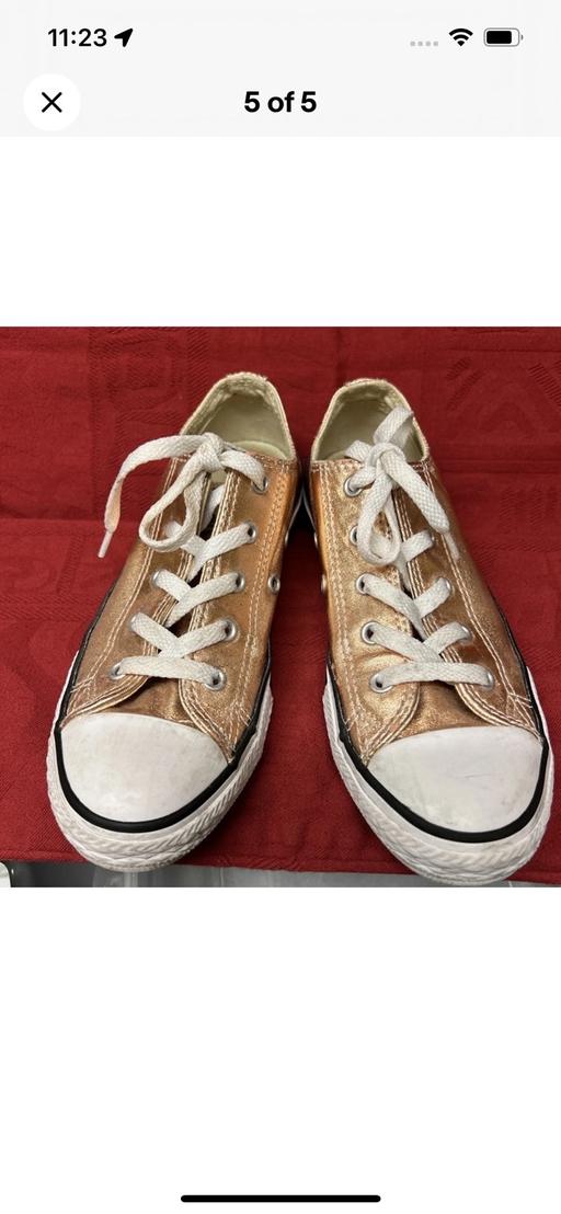 Buy & Sell North London Finsbury Park - North London - Photos for Converse Girls Gold Low Top Pumps Size 1