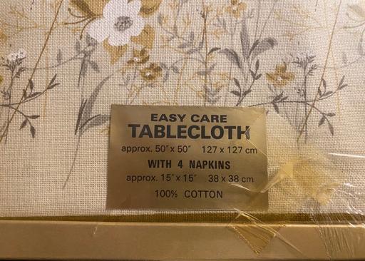 Buy & Sell West Midlands Birmingham - Photos for Vintage tablecloth and napkin set