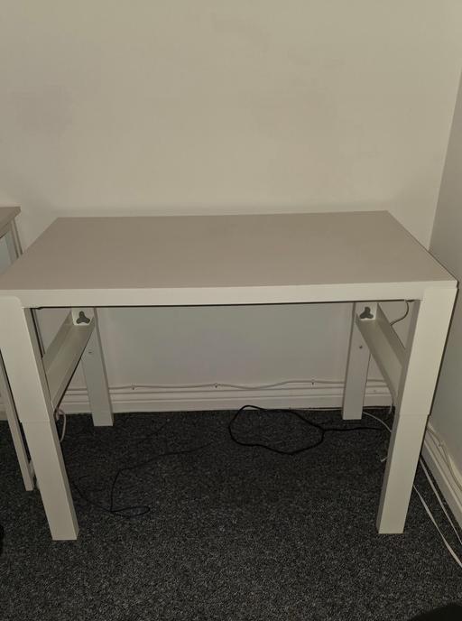 Buy & Sell Essex Thurrock - Essex - Photos for Desk