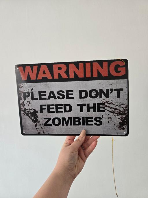 training South West London Berrylands - South West London - Photos for Canvas- Warning, Please don't feed the zombie