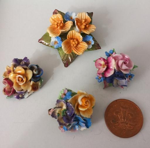 Buy & Sell Thatto Heath Saint Helens - Photos for collection of ceramic flower brooches